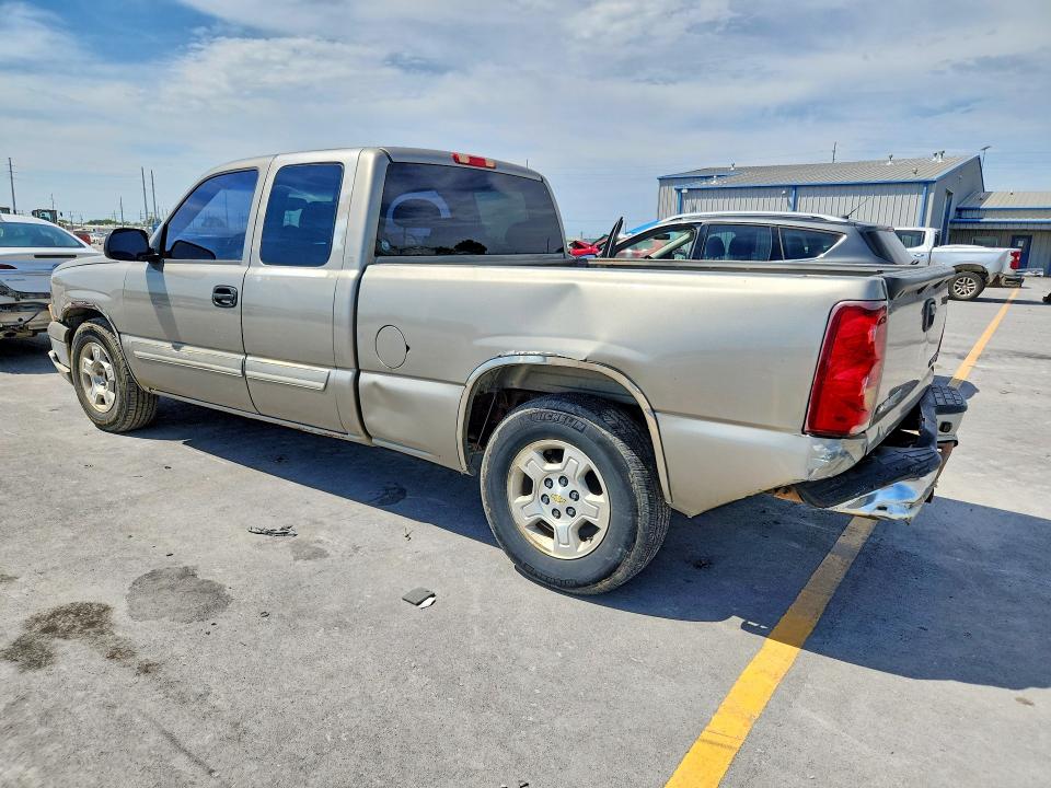 Photo 2 from auction – 2003 CHEVROLET SILVERADO with VIN 2GCEC19T131359852