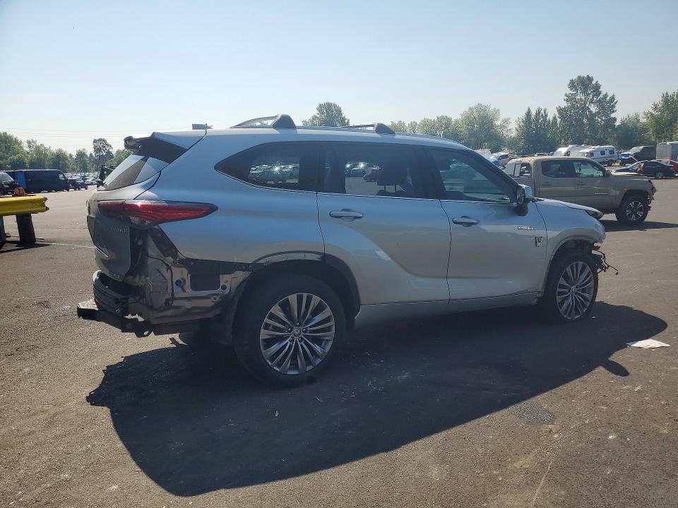 Photo 3 from auction – 2021 TOYOTA HIGHLANDER with VIN 5TDEBRCH5MS065404