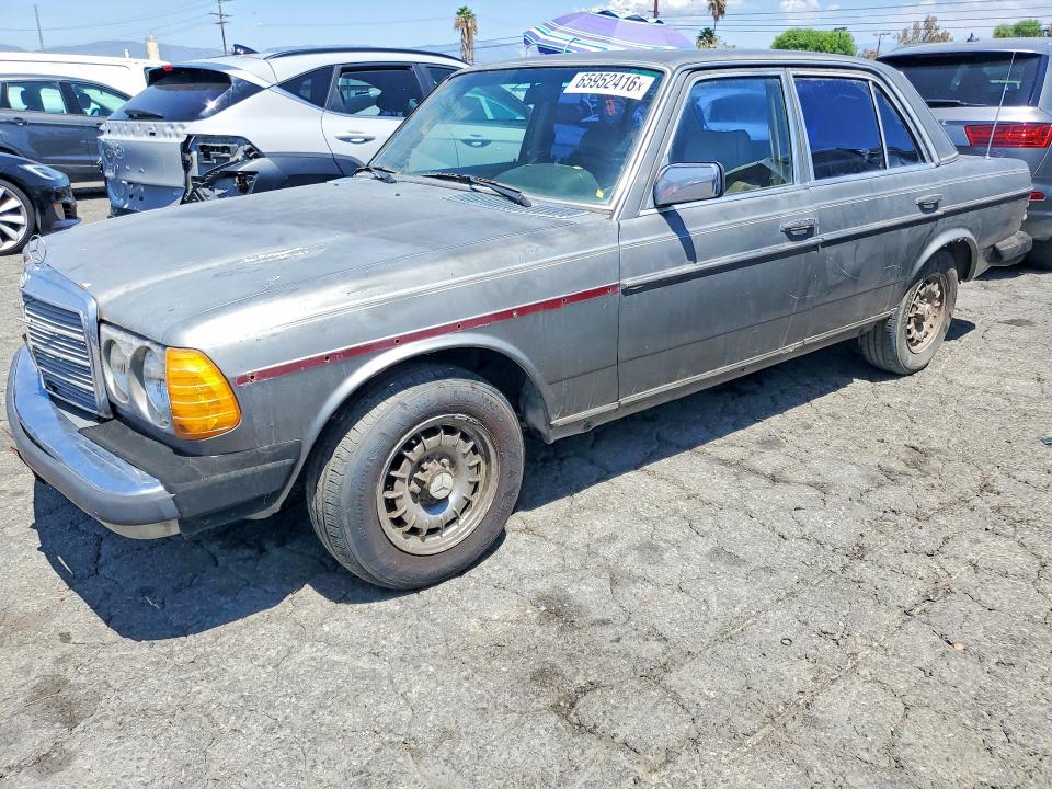 1982 MERCEDES-BENZ 300