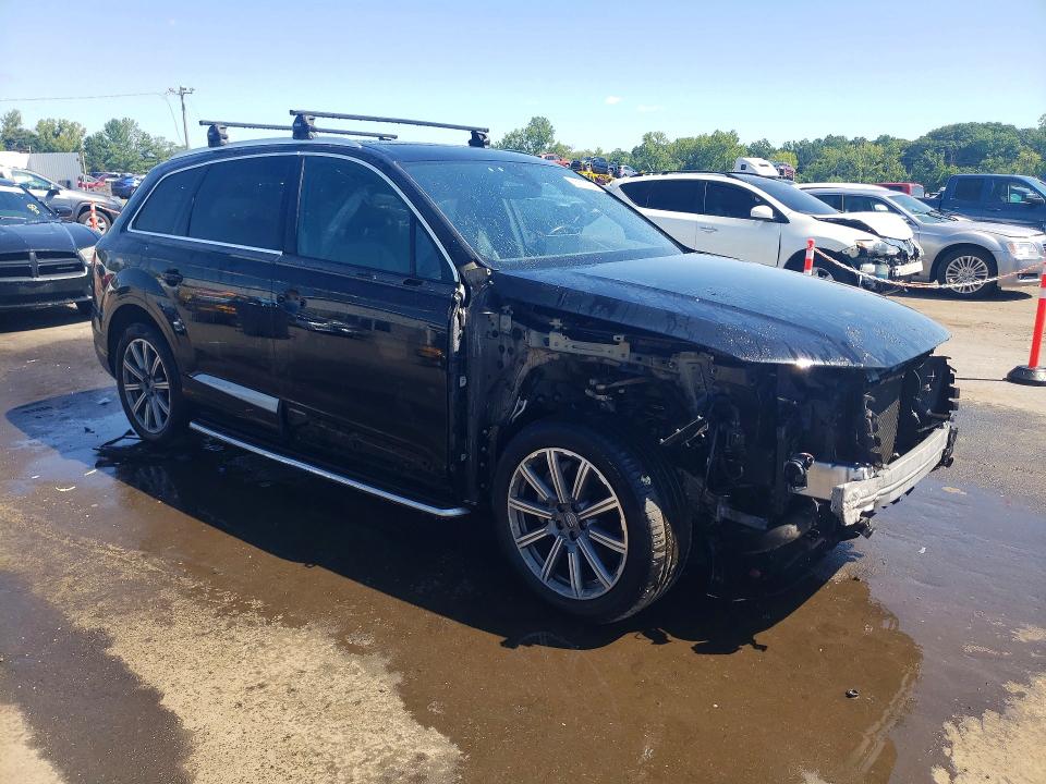 Foto 4 de la subasta – 2018 AUDI Q7 con VIN WA1LHAF76JD044802