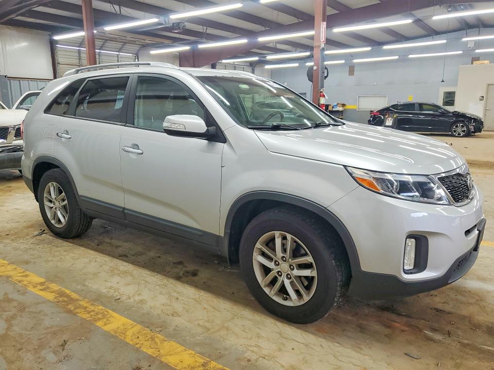 Photo 4 from auction – 2014 KIA SORENTO with VIN 5XYKT4A6XEG519424
