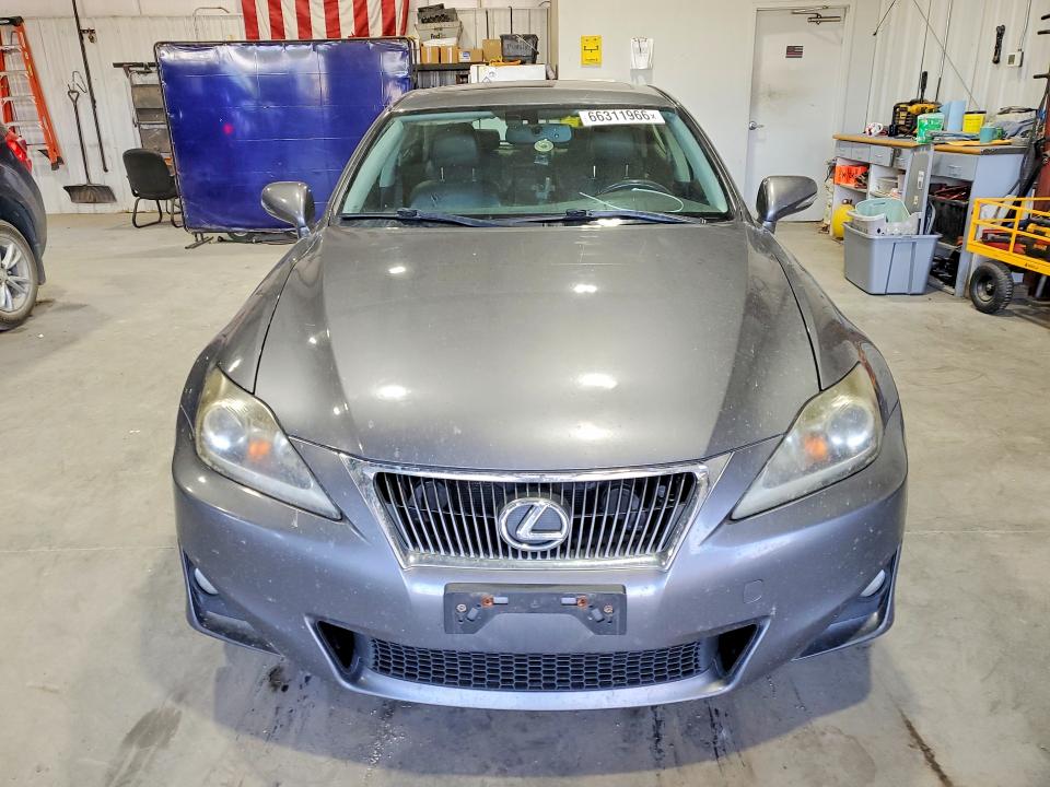 Photo 5 from auction – 2012 LEXUS IS with VIN JTHCF5C20C5060341