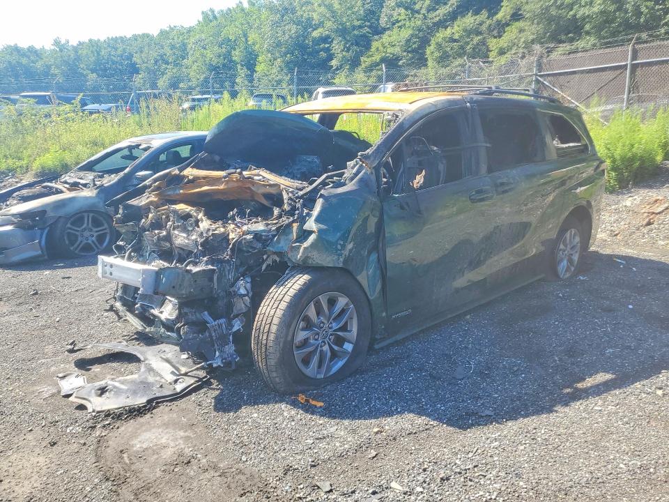 TOYOTA SIENNA 2021 with VIN N0V1N64074026 - Photo from auction