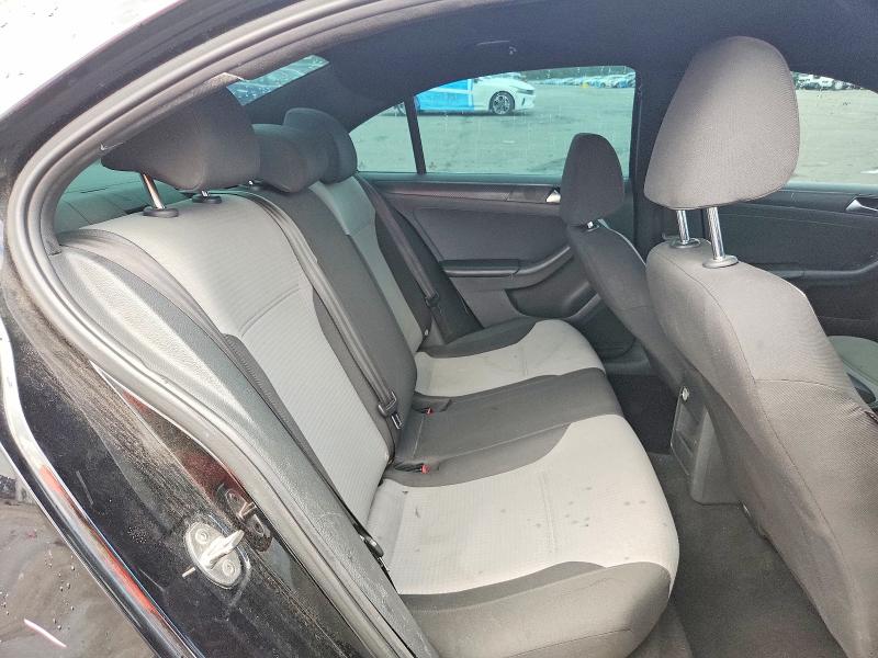 Photo 10 from auction – 2017 VOLKSWAGEN JETTA with VIN 3VW2B7AJXHM327451