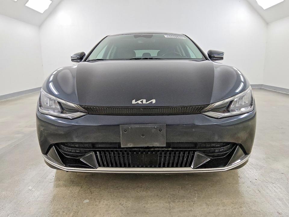 Photo 5 from auction – 2023 KIA EV6 with VIN KNDC34LA3P5602078