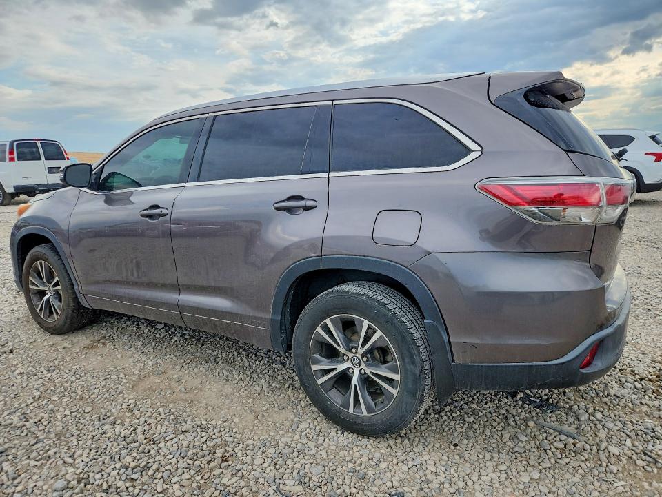 Photo 2 from auction – 2016 TOYOTA HIGHLANDER with VIN 5TDJKRFH3GS290189