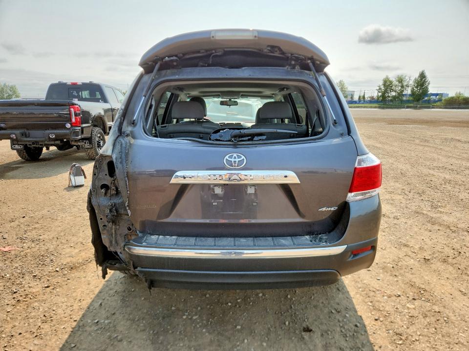 Photo 6 from auction – 2013 TOYOTA HIGHLANDER with VIN 5TDDK3EH8DS201157