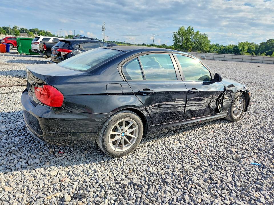 Photo 3 from auction – 2010 BMW 328 with VIN WBAPH7G50ANM50184