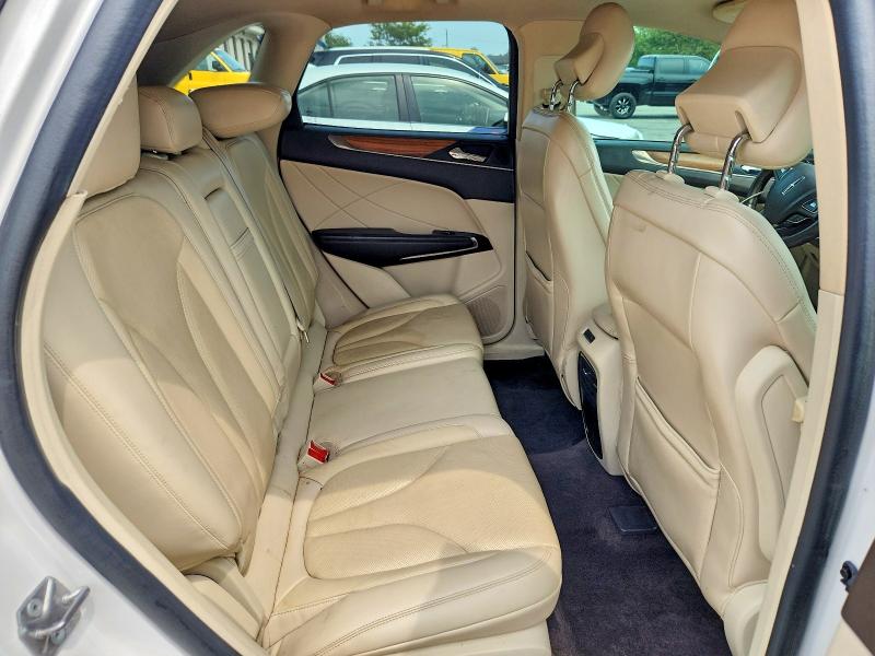 Фото 11 с аукциона – 2015 LINCOLN MKC с VIN 5LMTJ2AH5FUJ21191