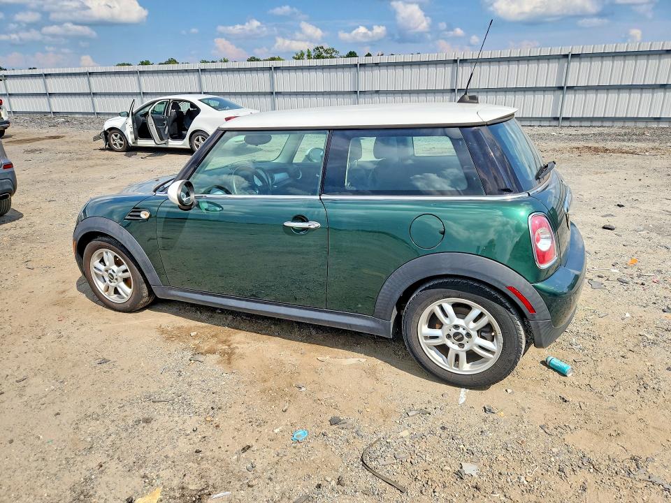 Photo 2 from auction – 2013 MINI COOPER with VIN WMWSU3C58DT371513