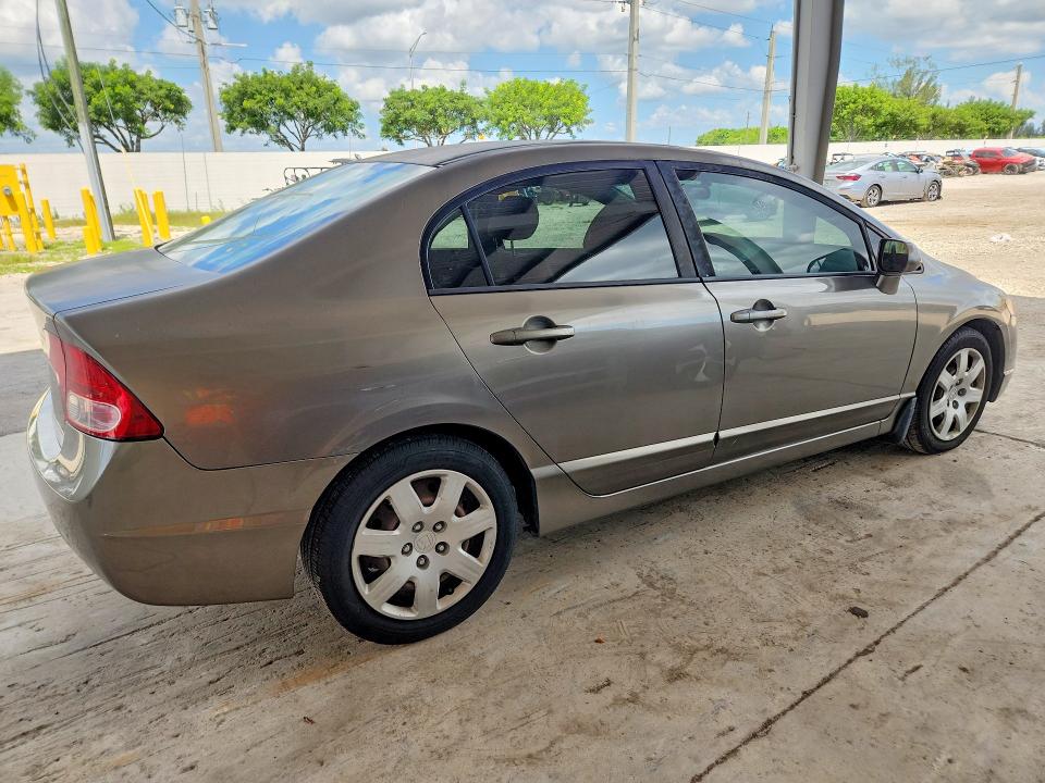 Photo 3 from auction – 2006 HONDA CIVIC with VIN 1HGFA16556L132941
