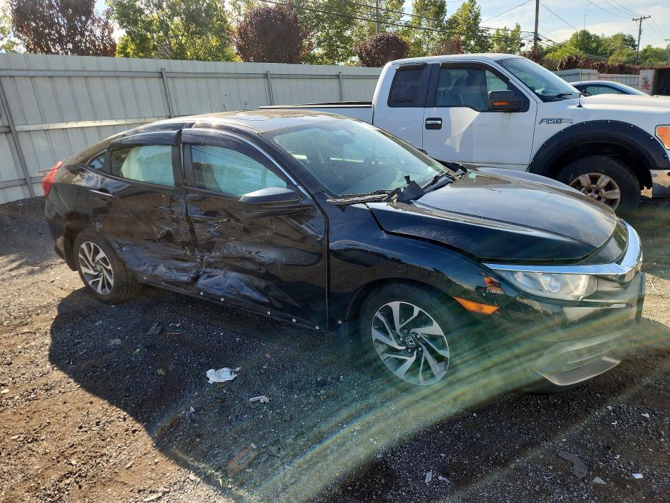 Photo 4 from auction – 2016 HONDA CIVIC with VIN 19XFC2F73GE245331
