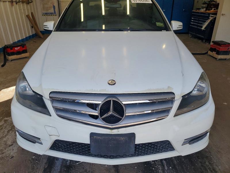Photo 11 from auction – 2012 MERCEDES-BENZ C with VIN WDDGF8BB7CR196888