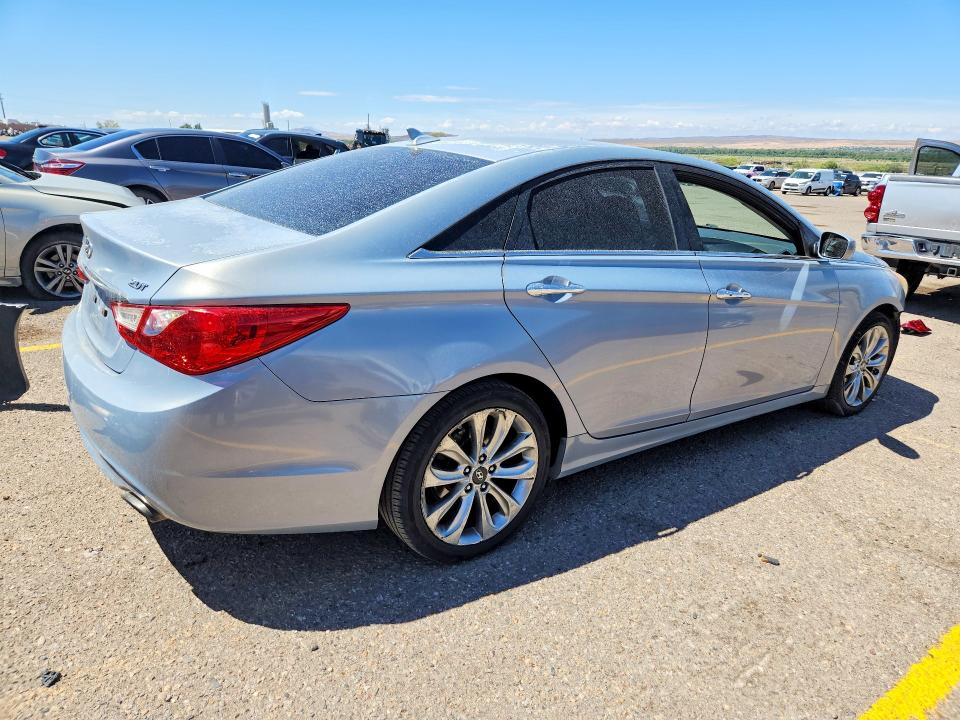 Photo 3 from auction – 2011 HYUNDAI SONATA with VIN 5NPEC4AB7BH315694