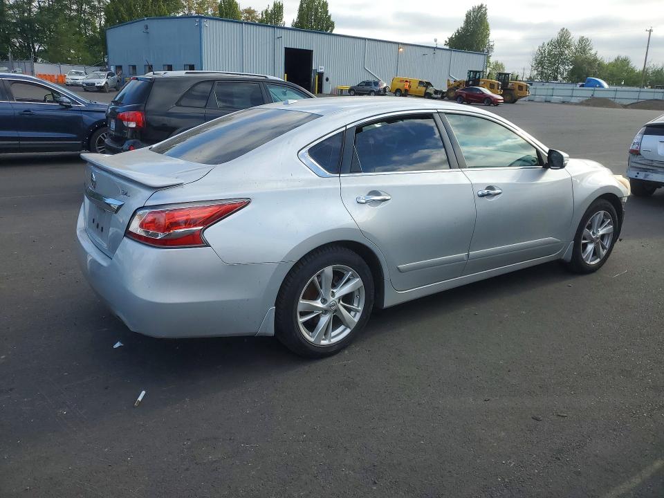 Photo 3 from auction – 2015 NISSAN ALTIMA with VIN 1N4AL3APXFC209025