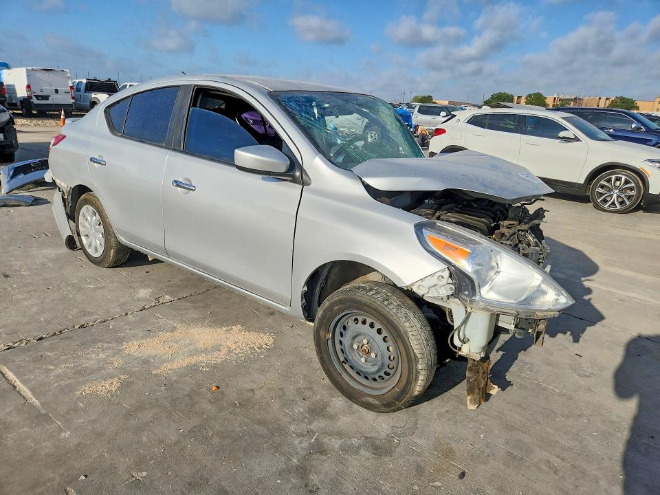 Photo 4 from auction – 2017 NISSAN VERSA with VIN 3N1CN7APXHK435358
