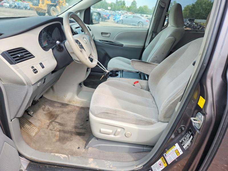 Photo 7 from auction – 2011 TOYOTA SIENNA with VIN 5TDKK3DC3BS076787