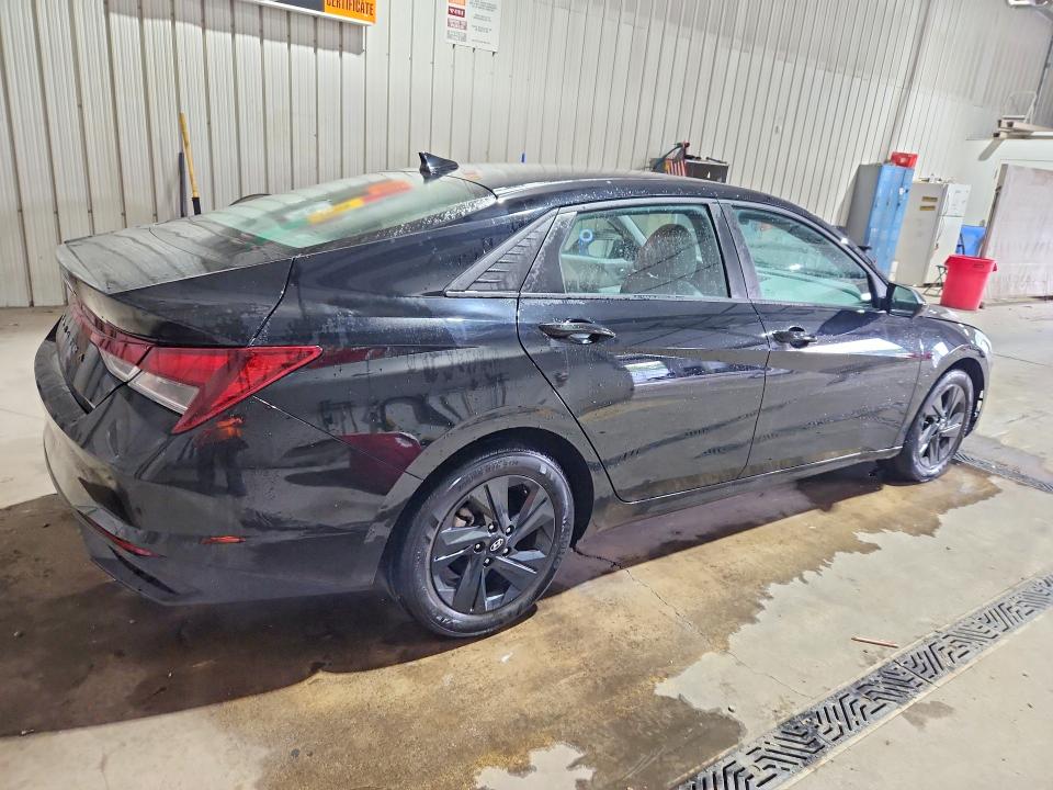 Photo 3 from auction – 2022 HYUNDAI ELANTRA with VIN KMHLM4AG0NU349515