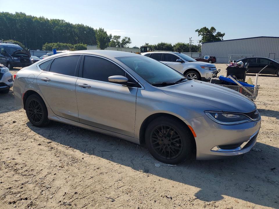 Photo 4 from auction – 2015 CHRYSLER 200 with VIN 1C3CCCAB2FN752062