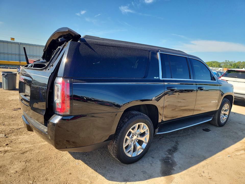 Photo 3 from auction – 2017 GMC YUKON XL with VIN 1GKS2FKC2HR200659