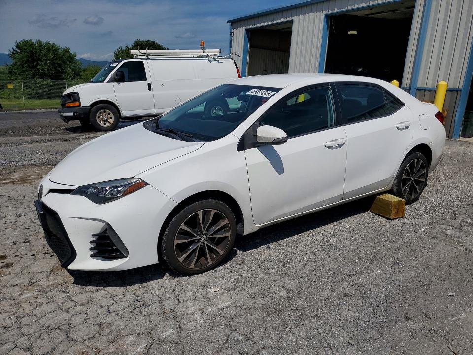 TOYOTA COROLLA 2018 с VIN 2T1BURHE3JC046544 - Снимка от търг