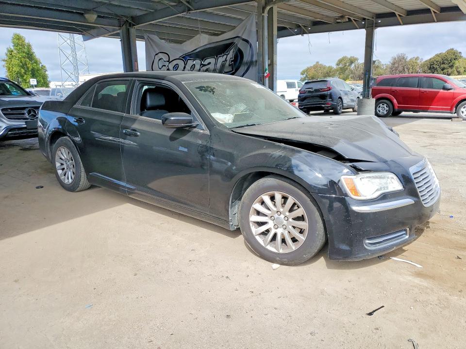 Photo 4 from auction – 2013 CHRYSLER 300 with VIN 2C3CCAAG2DH626466