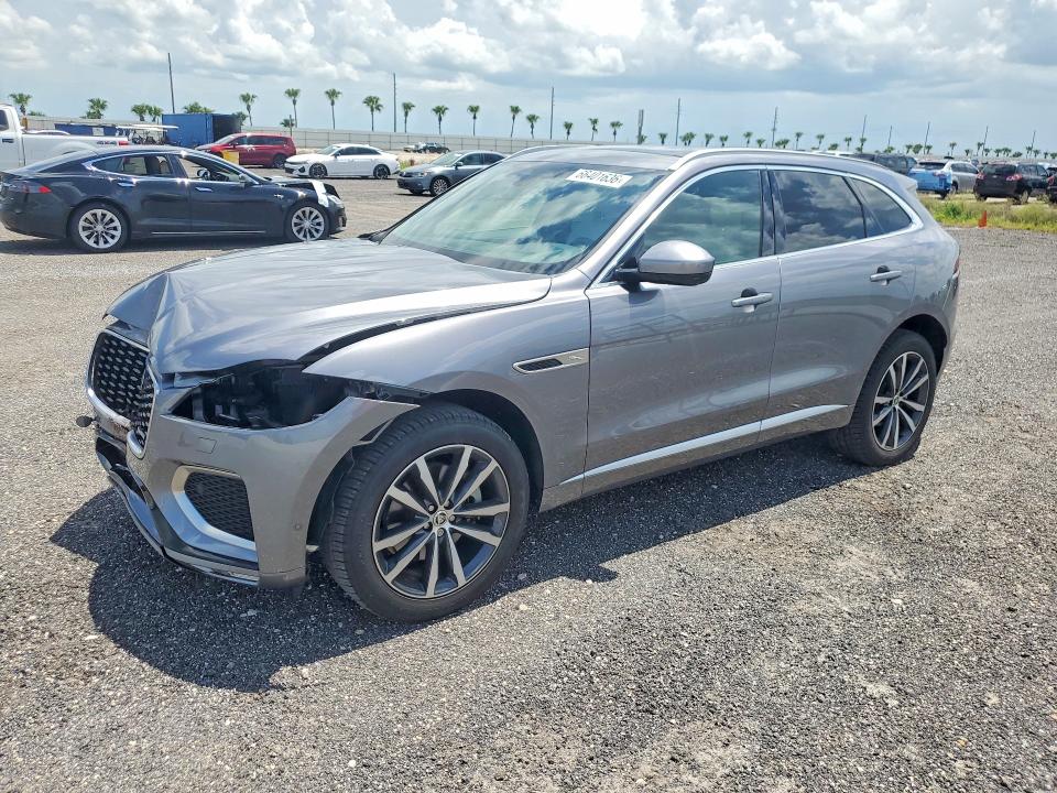 JAGUAR F-PACE 2025 with VIN SADCT2EXXSA743465 - Photo from auction
