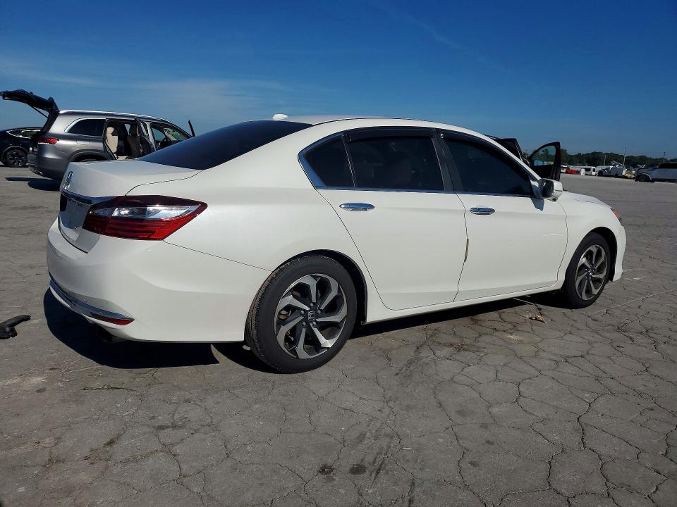 Photo 3 from auction – 2017 HONDA ACCORD with VIN 1HGCR2F87HA012746