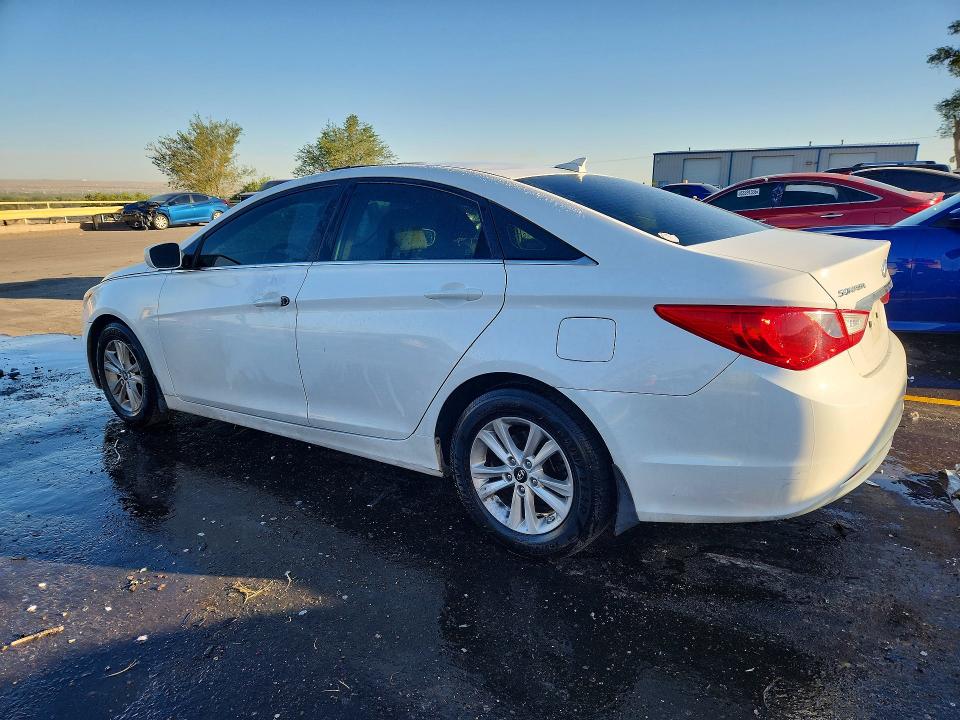 Photo 2 from auction – 2012 HYUNDAI SONATA with VIN 5NPEB4AC4CH402854