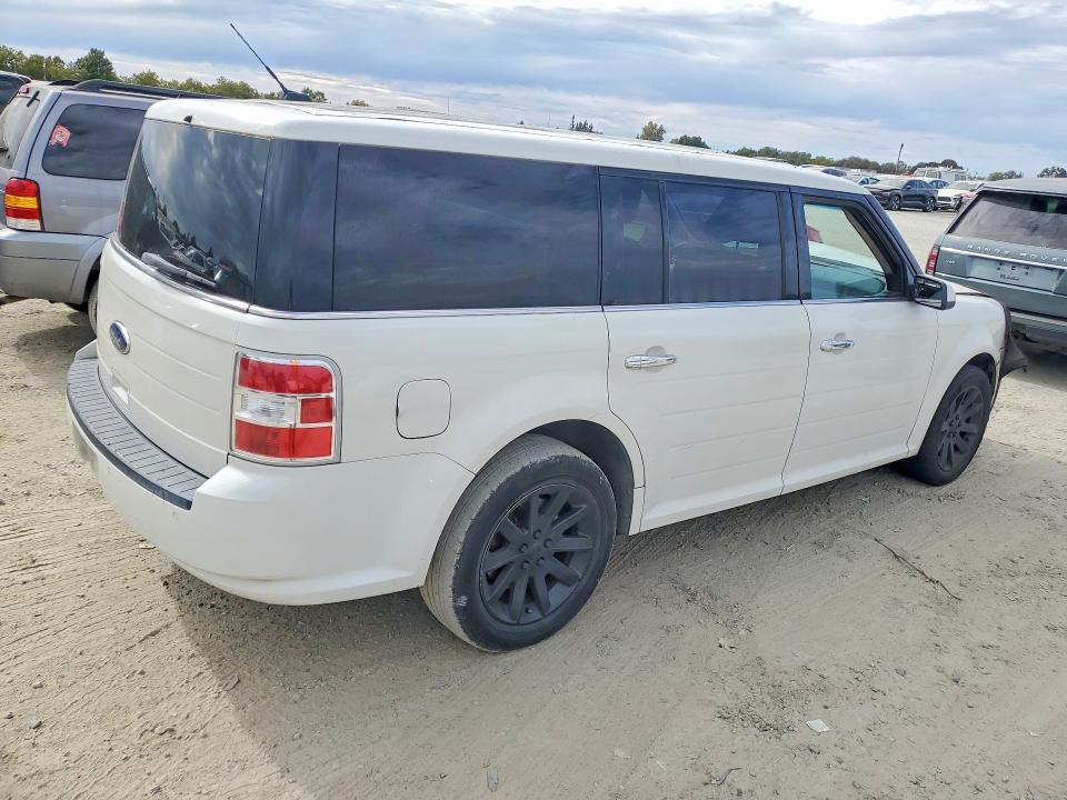 Photo 3 from auction – 2010 FORD FLEX with VIN 2FMGK5CC7ABA25176