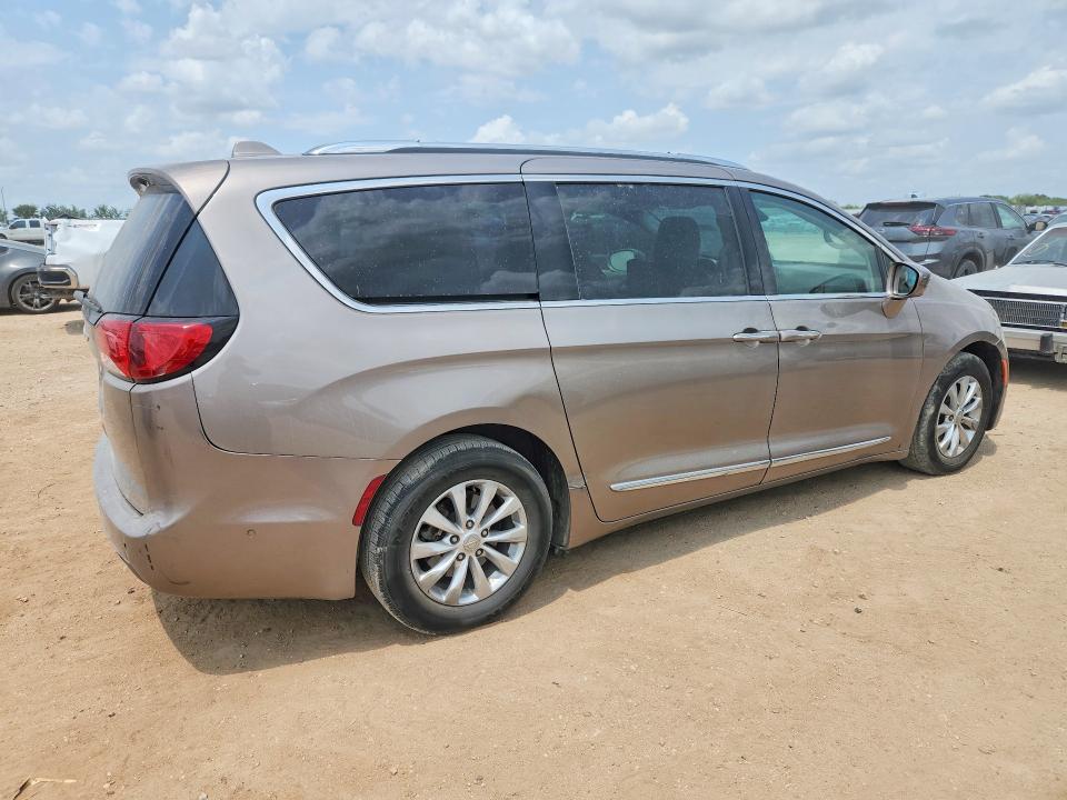 Photo 3 from auction – 2018 CHRYSLER PACIFICA with VIN 2C4RC1EG8JR252399