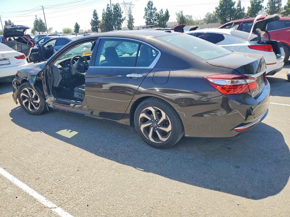 Photo 2 from auction – 2016 HONDA ACCORD with VIN 1HGCR2F77GA172146