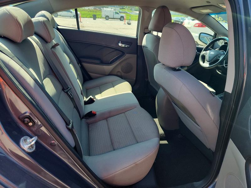 Photo 10 from auction – 2016 KIA FORTE with VIN KNAFX4A6XG5553944