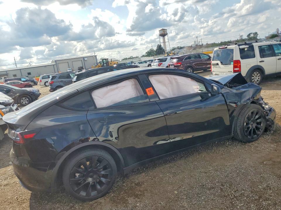 Photo 3 from auction – 2024 TESLA MODEL Y with VIN 7SAYGDEE8RA276239