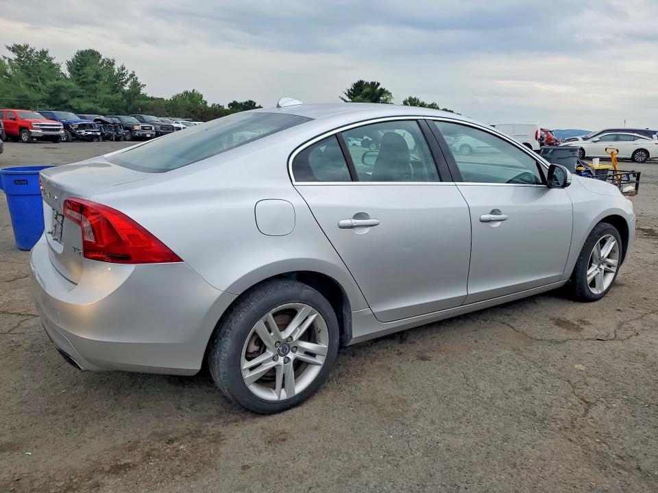 Photo 3 from auction – 2014 VOLVO S60 with VIN YV1612FS9E2290949