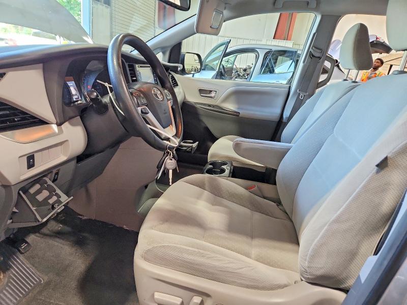 Photo 7 from auction – 2018 TOYOTA SIENNA with VIN 5TDKZ3DC4JS938196