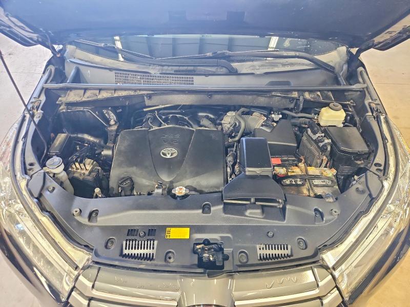 Photo 12 from auction – 2018 TOYOTA HIGHLANDER with VIN 5TDBZRFH6JS808738