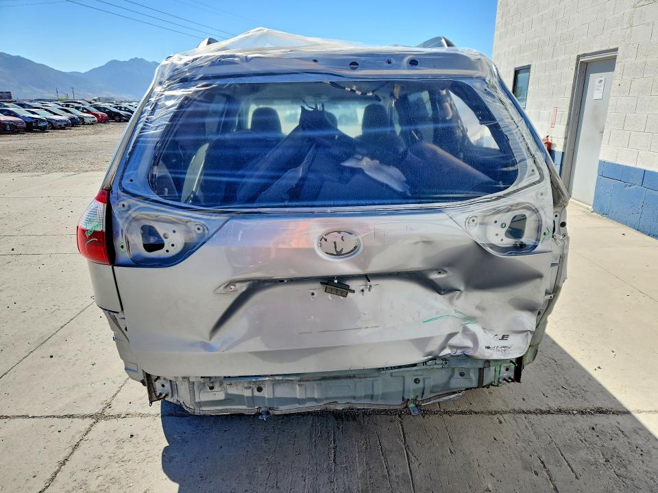 Снимка 6 от търг – 2016 TOYOTA SIENNA с VIN 5TDKK3DC6GS735436