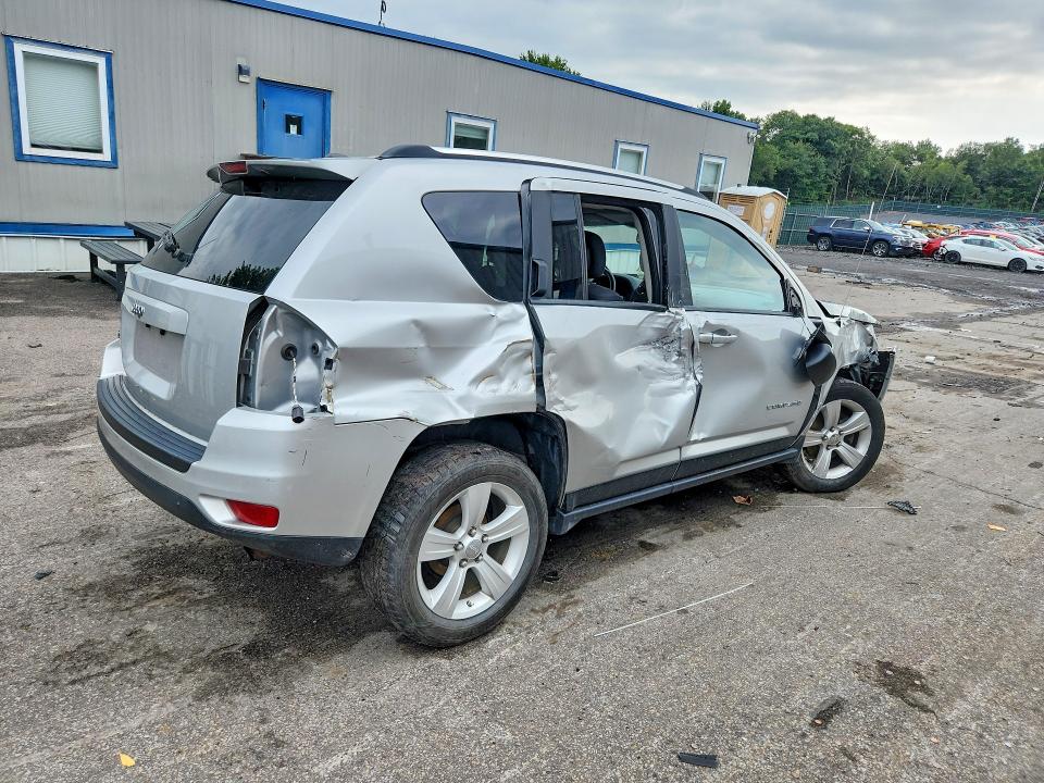 Photo 3 from auction – 2012 JEEP COMPASS with VIN 1C4NJDBB2CD633251