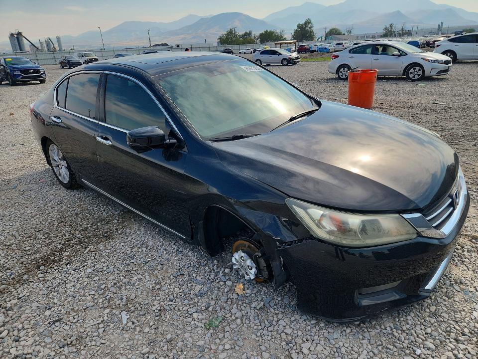 Photo 4 from auction – 2014 HONDA ACCORD with VIN 1HGCR2F83EA169959