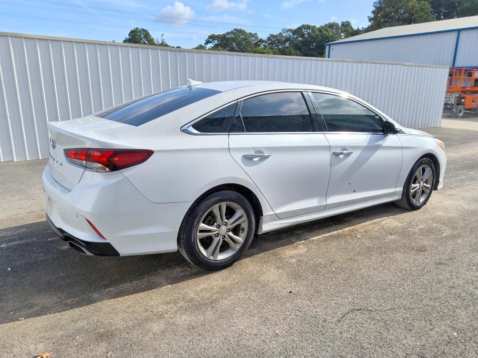 Photo 3 from auction – 2018 HYUNDAI SONATA with VIN 5NPE34AF4JH668198