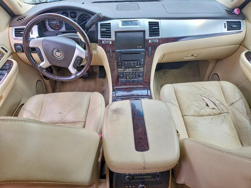Photo 8 from auction – 2007 CADILLAC ESCALADE with VIN 1GYFK63847R337571