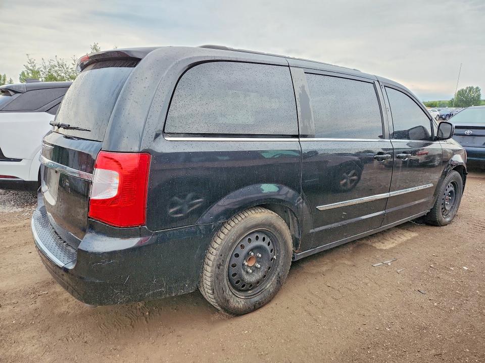 Photo 3 from auction – 2016 CHRYSLER TOWN & COUNTRY with VIN 2C4RC1CG7GR118740