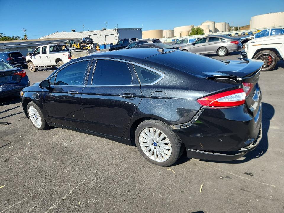 Photo 2 from auction – 2013 FORD FUSION with VIN 3FA6P0SU0DR332294