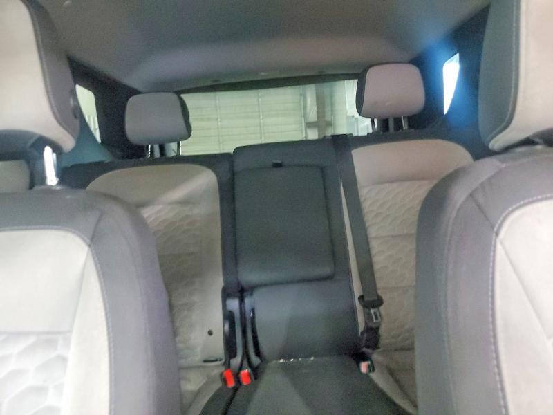 Photo 10 from auction – 2018 CHEVROLET EQUINOX with VIN 2GNAXREV6J6216041