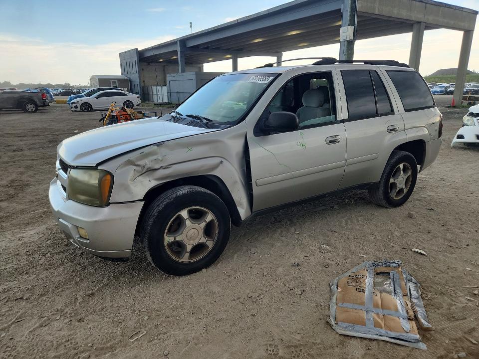 CHEVROLET TRAILBLAZER 2008 with VIN 1GNDS13S282131128 - Photo from auction