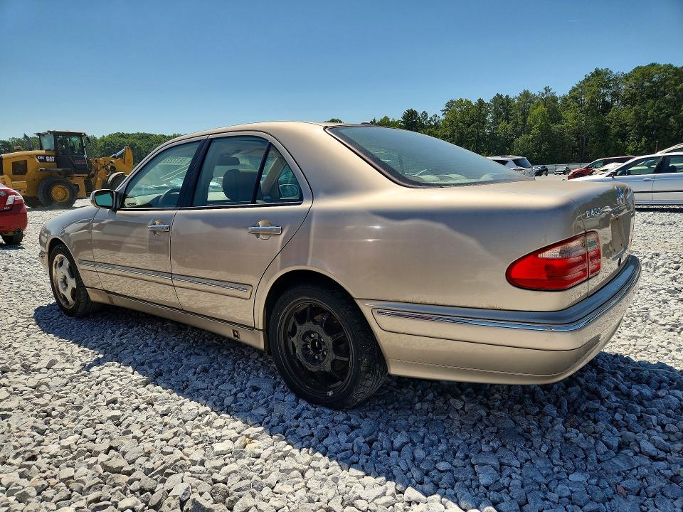 Photo 2 from auction – 2001 MERCEDES-BENZ E with VIN WDBJF70J11B293285