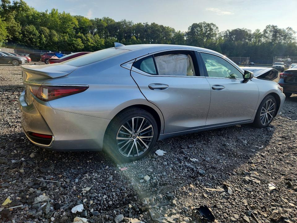 Photo 3 from auction – 2024 LEXUS ES 300H with VIN 58ADA1C12RU045444