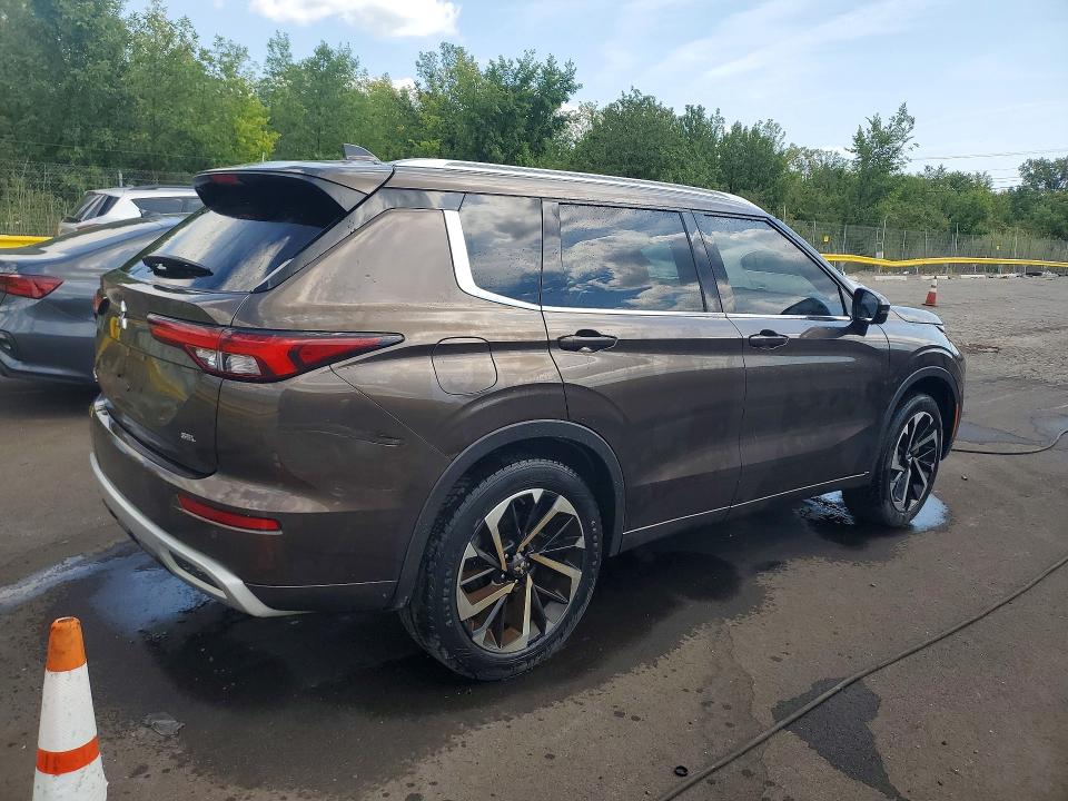 Photo 3 from auction – 2022 MITSUBISHI OUTLANDER with VIN JA4J3VA89NZ085110
