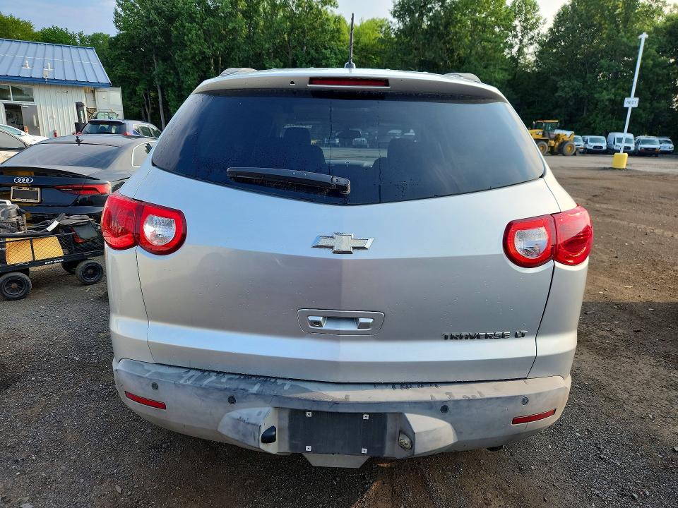 Photo 6 from auction – 2010 CHEVROLET TRAVERSE with VIN 1GNLVFED4AS149716